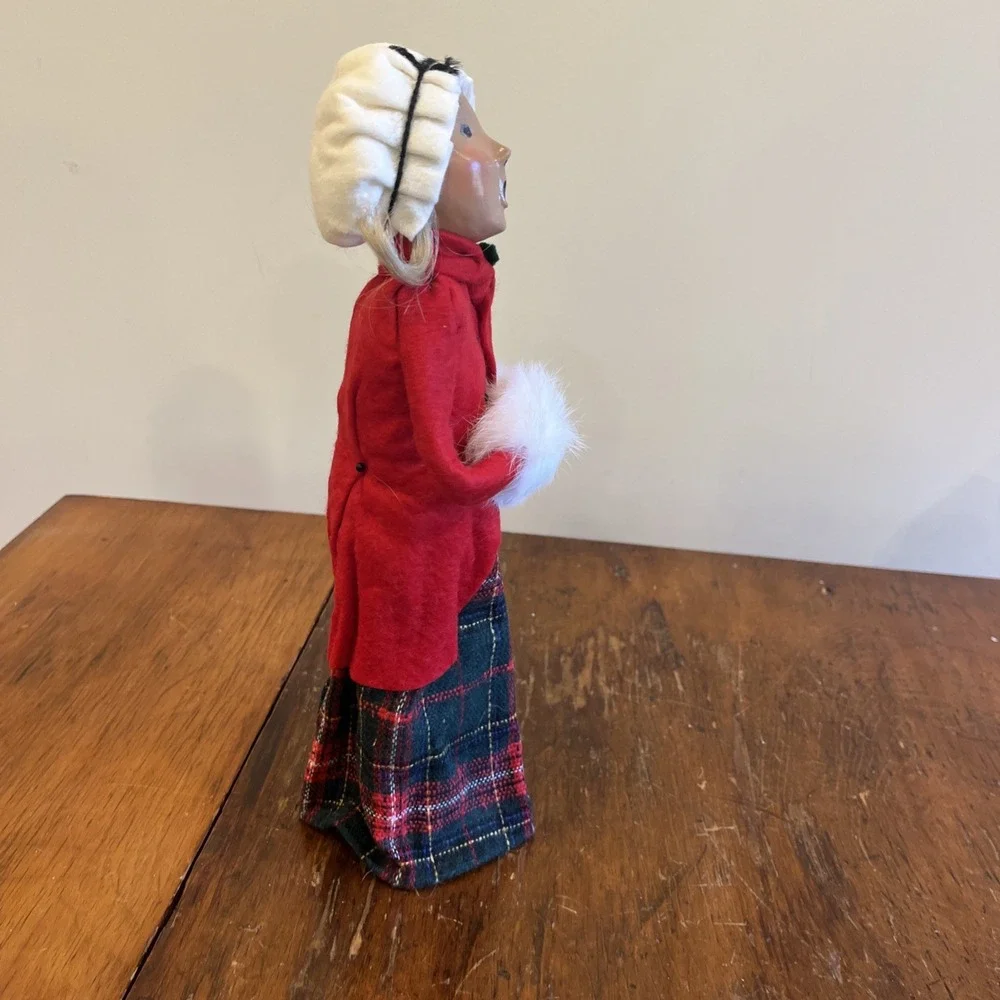 1993 BYERS CHOICE CHRISTMAS CAROLER Long Blond Hair, White Muff Red Plaid Outfit